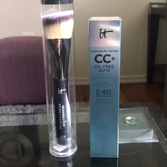 BN ItCosmetics Foundation and Brush - Picture 1 of 6